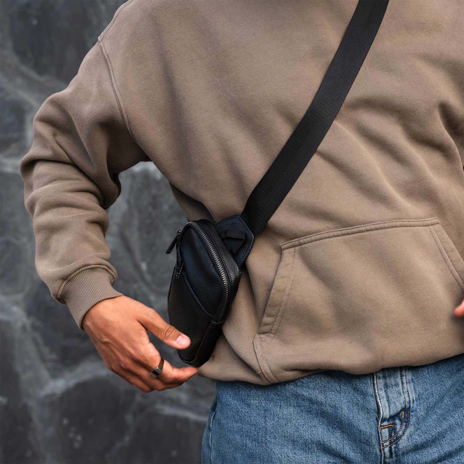 Sling Bag vs Crossbody Bag vs Shoulder Bag: Differences, Styling Tips, Pros & Cons